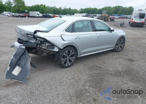 2020 Volkswagen Passat 2.0T Sel z USA, uszkodzony, nr VIN 1VWCA7A39LC020100